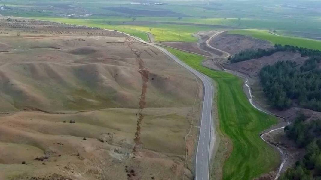 Kırılan fayın merkezi bulundu: Yıkımın başlangıcı Tevekkeli Köyü'nde 4